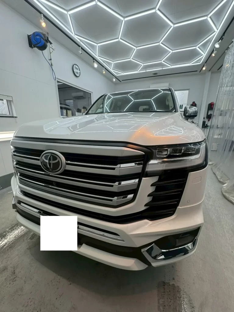 【トヨタ ランドクルーザー300】スタンダード洗車コース