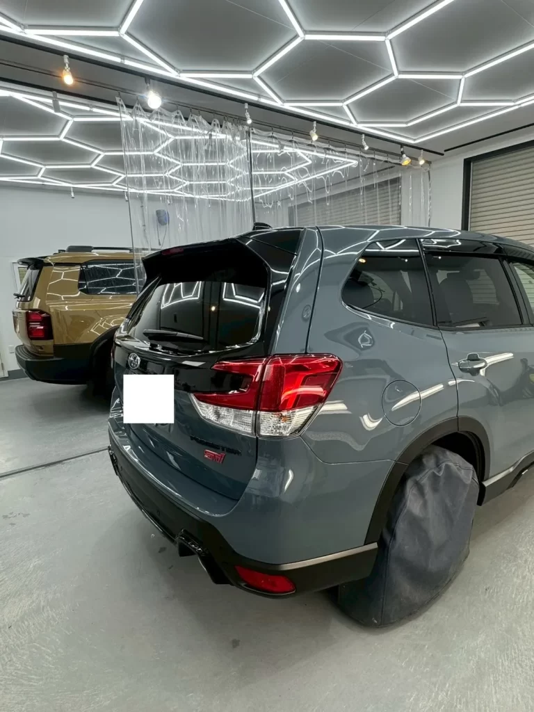 【トヨタ ランクル300・スバル フォレスタ】ファインラボ セラミックウルトラ＋ウィンドウ全面コーティング＋樹脂パーツ専用セラミックコーティング施工