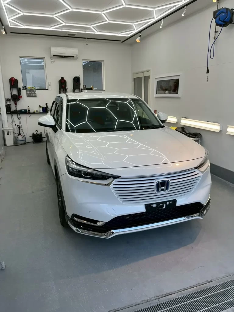 【ホンダ ヴェゼル】ファインラボ セラミックウルトラ＋徹底研磨＋ウィンドウ全面コーティング＆水垢油膜除去施工